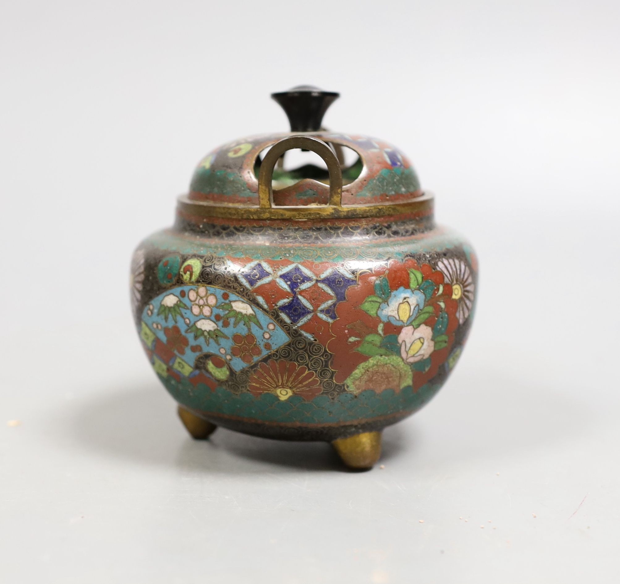 A small Japanese cloisonné enamel censer and cover, 10 cms high.